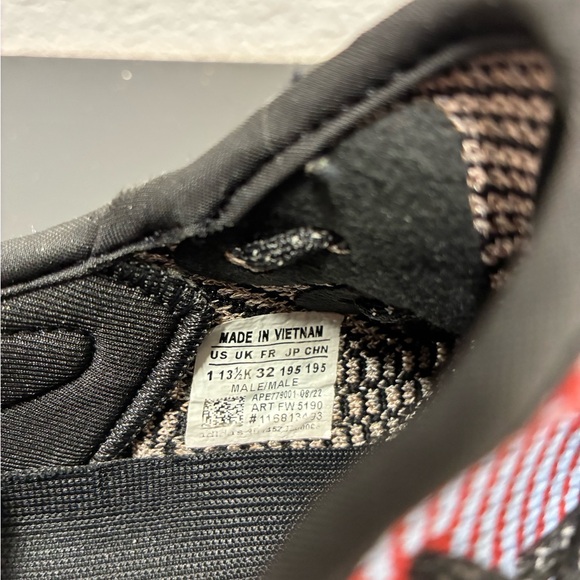 Yeezy Kids Sneakers - Black, Red, Green - Picture 10 of 10